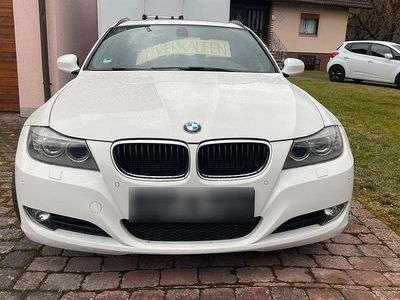 Gebraucht BMW 320 184 PS (135 kW) 2012 Weiß Kombi