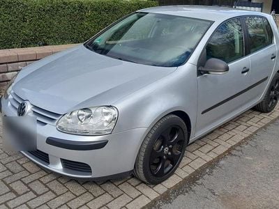 Second-hand VW Golf IV S 116 CP (85 kW) 2006 Argintiu Berlinǎ