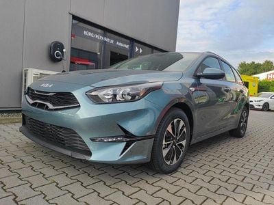 Neu Kia Ceed Sportswagon 140 PS (102 kW) 2025 Yucca steel Kombi