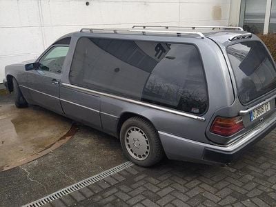 Gebraucht Mercedes 300 100 PS (73 kW) 1990 Grau Kombi