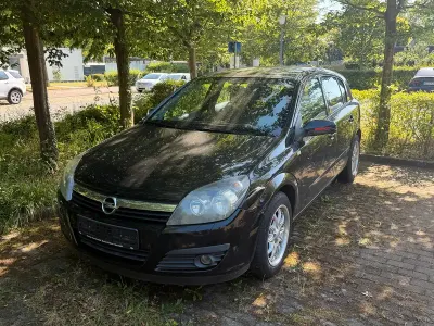 Gebraucht Opel Astra 105 PS (77 kW) 2006 Schwarz Limousine