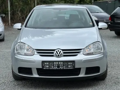 Gebraucht VW Golf V 105 PS (77 kW) 2005 Silber Kleinwagen