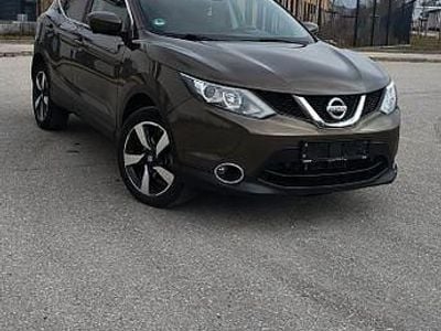 Gebraucht Nissan Qashqai N-Connecta 131 PS (96 kW) 2016 Braun SUV