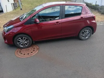 Gebraucht Toyota Yaris 99 PS (72 kW) 2017 Rot Kleinwagen