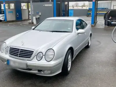 Gebraucht Mercedes CLK200 132 PS (97 kW) 2000 Silber Limousine