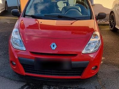 Gebraucht Renault Clio II 75 PS (55 kW) 2009 Rot Kleinwagen