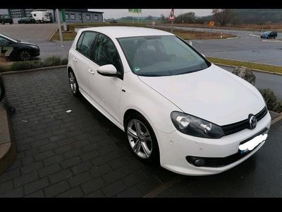 Weiß Gebraucht 2011 VW Golf VI Comfortline Kleinwagen | 6.500 € (Etwas zu teuer)