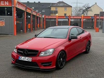 Rot Gebraucht 2013 Mercedes C63 AMG AMG line Coupé | 10.970 €