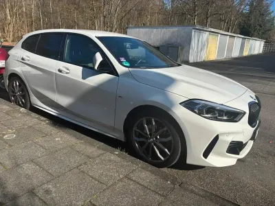 Gebraucht BMW 118 M Sport 140 PS (102 kW) 2021 Weiß Limousine