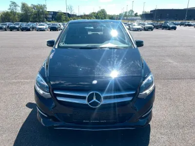 Gebraucht Mercedes B180 Urban 109 PS (80 kW) 2015 Schwarz Van / Kleinbus