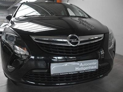 Schwarz Gebraucht 2015 Opel Zafira Tourer drive Van / Kleinbus | 8.780 € (Fairer Preis)