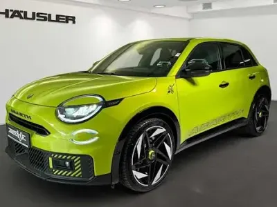 Neu Abarth 600e Scorpionissima 207 kW (282 PS) 2025 Grün SUV