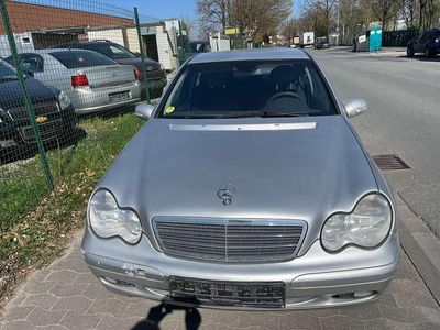 Mercedes C200