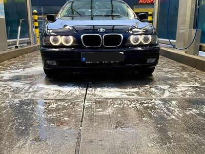 BMW 523