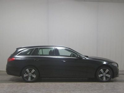 Gebraucht Mercedes C200 Avantgarde 163 PS (119 kW) 2024 Schwarz Kombi