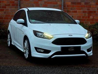 Weiß Gebraucht 2018 Ford Focus ST-Line Limousine | 13.950 € (Guter Preis)