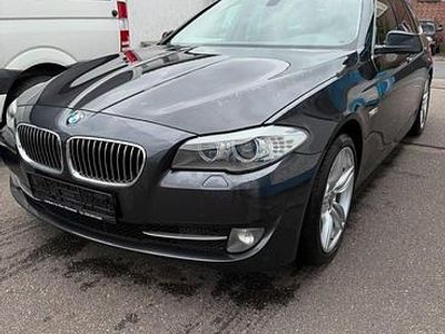 Gebraucht BMW 520 184 PS (135 kW) 2014 Grau Kombi