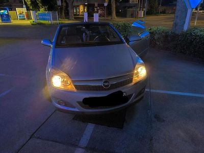 Begagnad Opel Astra Cabriolet Edition 105 HK (77 kW) 2007 Blå Cab