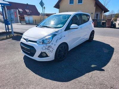 Gebraucht Hyundai i10 Style 67 PS (49 kW) 2015 Weiß Kleinwagen