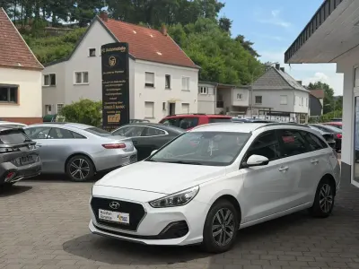 Gebraucht Hyundai i30 Trend 116 PS (85 kW) 2020 Weiß Kombi