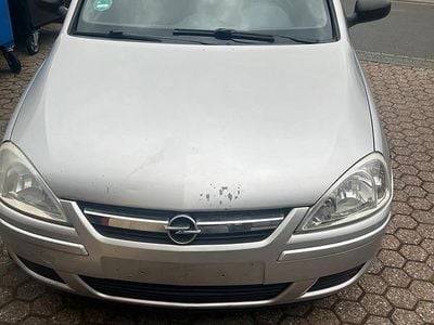 Second-hand Opel Corsa 75 CP (55 kW) 2004 Verde Hatchback