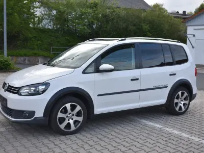 Gebraucht VW Touran 140 PS (102 kW) 2012 Weiß Van / Kleinbus