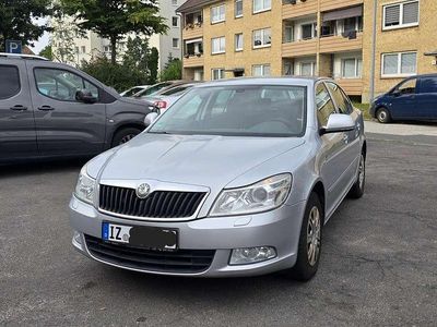 Gebraucht Skoda Octavia Ambiente 105 PS (77 kW) 2011 Grau Limousine