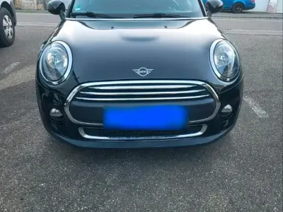 Usata Mini ONE 102 CV (75 kW) 2018 Nero Utilitaria