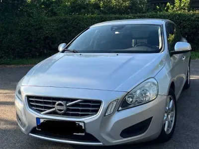 Gebraucht Volvo V60 Kinetic 215 PS (158 kW) 2013 Silber Kombi