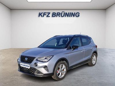 Urban silber metallic / da (metallic) Gebraucht 2024 Seat Arona FR SUV | 21.680 € (Guter Preis)