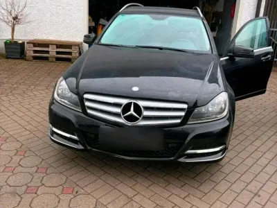 Gebraucht Mercedes C180 170 PS (125 kW) 2011 Schwarz Kombi