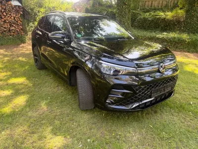 Gebraucht VW Tiguan R-line 193 PS (141 kW) 2025 Schwarz SUV