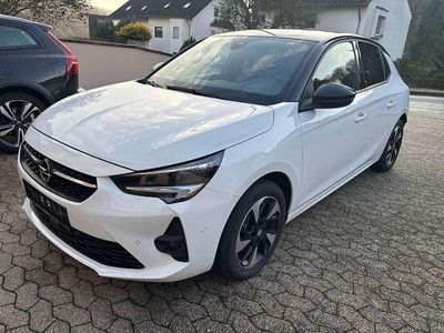 Gebraucht Opel Corsa-e GS Line 100 kW (136 PS) 2022 Jade weiss/arktis weiss Kleinwagen