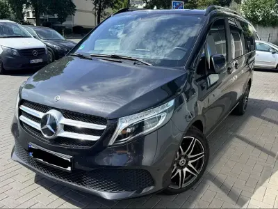 Gebraucht Mercedes V220 190 PS (139 kW) 2021 Grau Van / Kleinbus