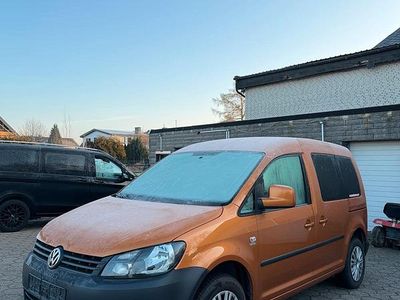 Braun Gebraucht 2014 VW Caddy Van / Kleinbus | 9.999 €