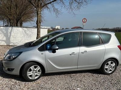 Gebraucht Opel Meriva drive 140 PS (102 kW) 2015 Silber Van / Kleinbus