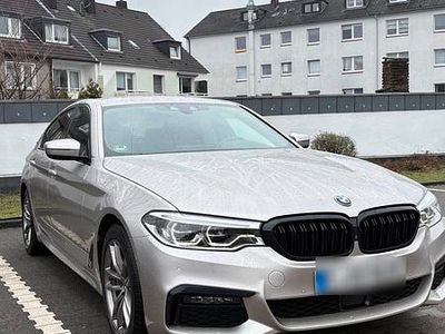 Gebraucht BMW 530e M Sport 252 PS (185 kW) 2019 Gold Limousine