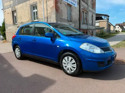 Gebraucht Nissan Tiida Tekna 110 PS (80 kW) 2011 Blau Limousine