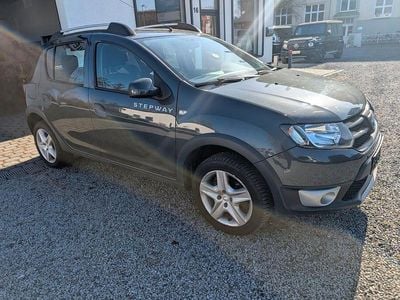 Gebraucht Dacia Sandero Stepway Ambiance 90 PS (66 kW) 2016 Blau SUV