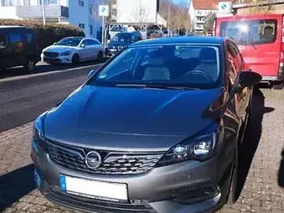 Używany Opel Astra Edition 131 KM (96 kW) 2021 Szary Sedan/Limuzyna