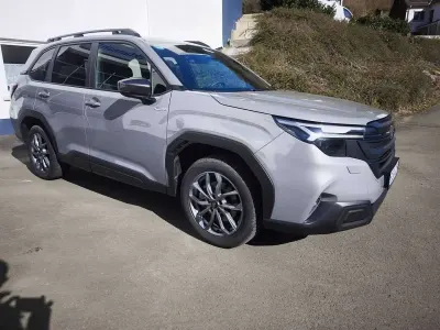 Neu Subaru Forester 136 PS (100 kW) 2025 Riverrockpearl SUV