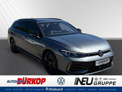 Gebraucht VW Passat 193 PS (141 kW) 2025 Grau Kombi