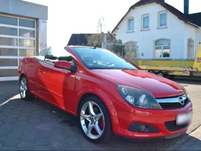 Gebraucht Opel Astra Edition 179 PS (131 kW) 2007 Rot Cabrio
