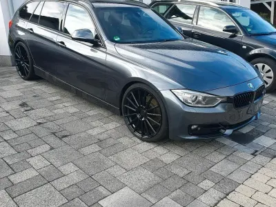 Gebraucht BMW 330 Sport Line 258 PS (189 kW) 2013 Grau Kombi