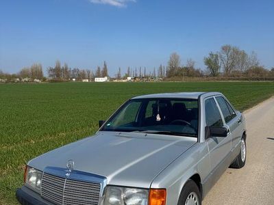 Usata Mercedes 190 118 CV (86 kW) 1990 Argento Berlina