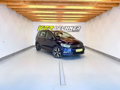 Gebraucht VW Touran Highline 150 PS (110 kW) 2023 Blau Van / Kleinbus