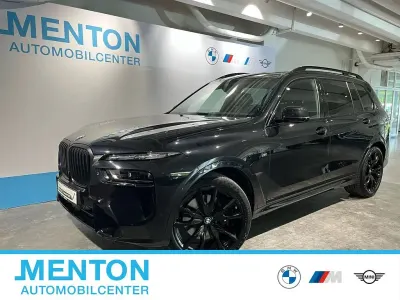 Gebraucht BMW X7 M Sport 352 PS (258 kW) 2023 Schwarz SUV