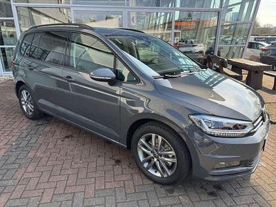 Neu VW Touran Comfortline 150 PS (110 kW) 2026 Grau Van / Kleinbus