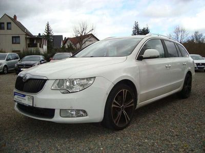 gebraucht Skoda Superb Combi 2,0 TDI DSG Elegance SHZ/Navi/PDC