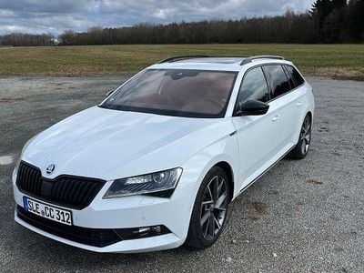 Weiß Gebraucht 2018 Skoda Superb SportLine Kombi | 19.250 € (Guter Preis)